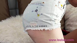 Lesbea Lovers Kiss Facesit And Trib Softly