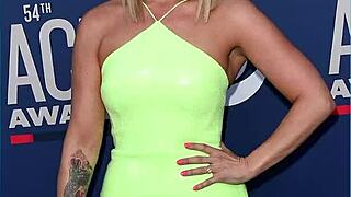 miranda lambert's hot jerk-off challenge gets everyone stroking