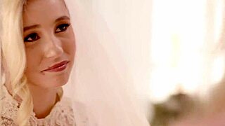 Young Bride Carolina Sweets Tribs Pussy with Grandma Julia Ann