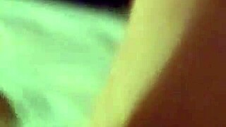 Tina201 fingers her mature pussy in homemade horny solo clip