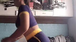 watch this petite asian babe crush her tight workout session