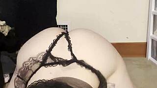 i love shaking my huge goth teen fat ass just for you! 🍑😈