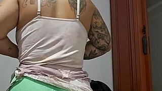 flashing my body heading to the gym for guys