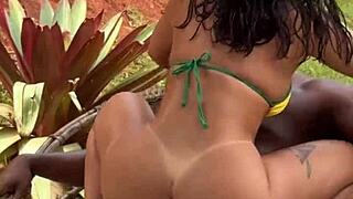 Buff construction worker barebacks boss lady outdoors at job site?