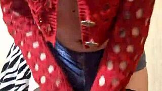 Mistress Elza Kom's Curvy Femdom Ass Worship Session