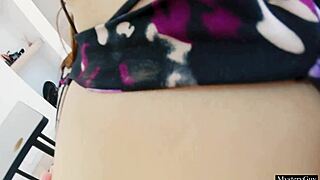 stepdaughter's teacher pulls me to classroom... suddenly all hot 🔥🍑