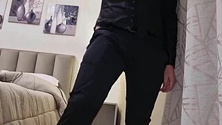 Italian Dirty Talk Turns To Huge Cock Piss And Cum