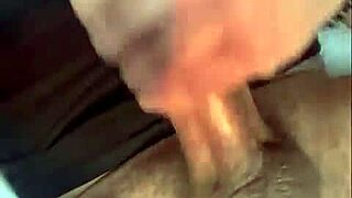 hey handsome stud cum hard while i tease your muscles 💦😏