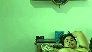 Ele shaves her hairy pussy and ass for his hungry cock 😏