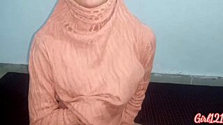 Muslim arab girl big ass squirts on black monster cock