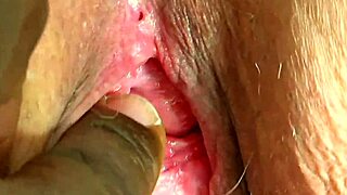 big ass bbw fingers pussy and takes cumshot