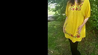 check out hippy chloe faye slurping that thick black cock deep