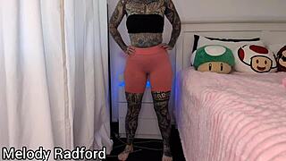 oh melody radford's big tits milf ass shakes in gym tights haul