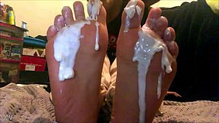 18yo latina toes creamed in old man foot worship webcam?!