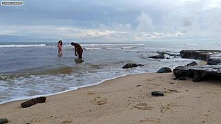trepando com duas e bontando pra mamar meu gozo