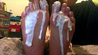18yo latina toes creamed in old man foot worship webcam?!