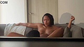 they eat my pussy till orgasm amateur couple!