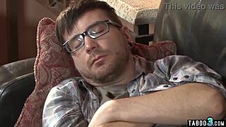 Payton Leigh grinds pierced MILF pussy on dude's face