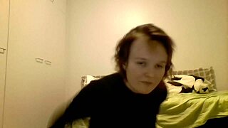 hey sexy blonde webcam amateur wanna see me strip and masturbate big tits