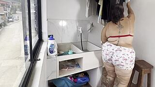 tengo sexo con mi vecina latina tetona y acabo adentro