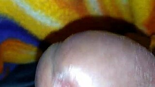 i finger my mommy's pussy quickie in bed