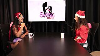 Jujube Delícia's sheer red Christmas kissing oral special