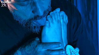 i crave your wet pussy and feet!