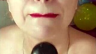 Sexy Chubby Stepmom Masturbates Like a Hot Mature Bitch!