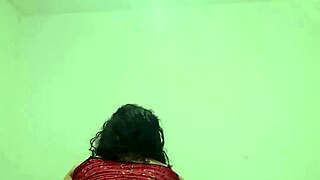 sexy paulista slut dances funk, flashes wet pussy before baile gangbang