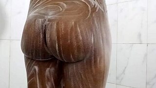 amazing pissing bath solo who fucks me next