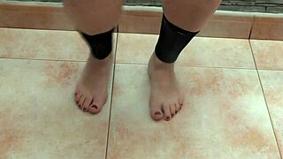 hey, those sexy feet dancers got me stroking hard...