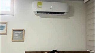 le doy buena compania a mi hermanastro hasta que cabalga en su rica polla