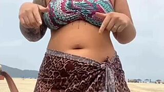 got naked on the beach he got hard i grabbed his cock quick 😏🏖️