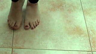 hey, those sexy feet dancers got me stroking hard...