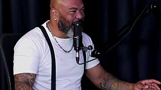 her tiny things turn me on model shares tips sells content sweet karolzinha