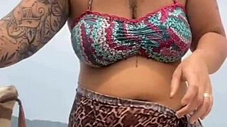 got naked on the beach he got hard i grabbed his cock quick 😏🏖️