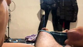 ¡Padrastro, Dame Tu Rica Leche En Mi Boca!