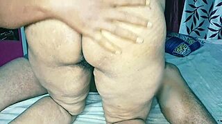 Curvy desi Indian bhabhi flaunts her huge natural boobs seductively