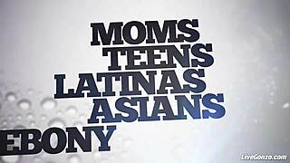 Lea Lexis toys her horny pussy livegonzo style 😍💋