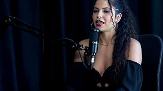 her tiny things turn me on model shares tips sells content sweet karolzinha