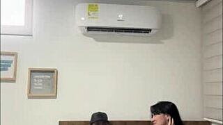 le doy buena compania a mi hermanastro hasta que cabalga en su rica polla