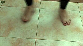 hey, those sexy feet dancers got me stroking hard...