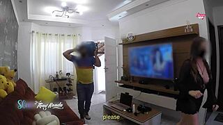 hot latina milf thay ksada flashes big natural tits post-shower to delivery boy 😍🚿