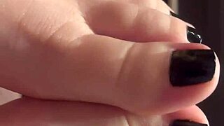 cute feet tease in solo footjob fetish show