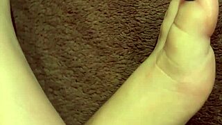 cute feet tease in solo footjob fetish show
