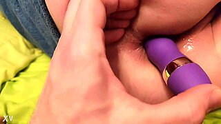 stickin this vibrator right up my ass feels wild