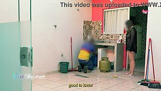 hot latina milf thay ksada flashes big natural tits post-shower to delivery boy 😍🚿