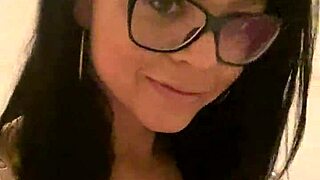 wanna see my hotel room and bathroom selfies?