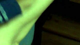 mi amiga se masturba con ganas mostrando su vagina jugosa