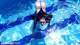 latex-clad jessica bunny doll submerged poolside her wet pussy and ass teasing underwater